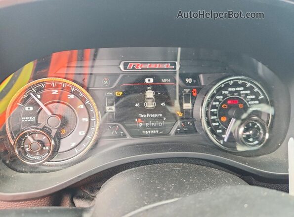 1C6SRFLT4MN546694 2021 RAM 1500 Gray Widok tylnych siedzeń