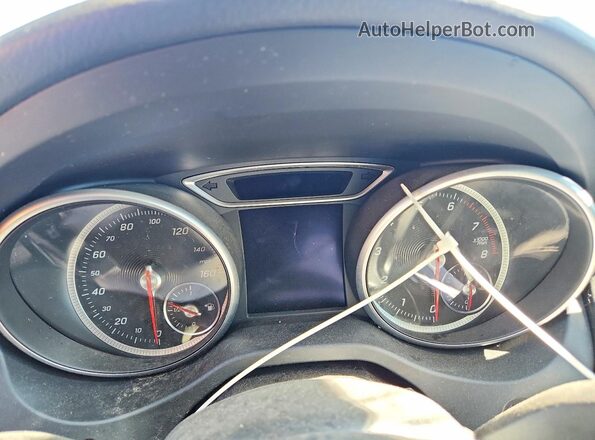 WDCTG4GB5JJ474605 2018 MERCEDES-BENZ GLA-CLASS Red Հետևի նստատեղերի տեսք