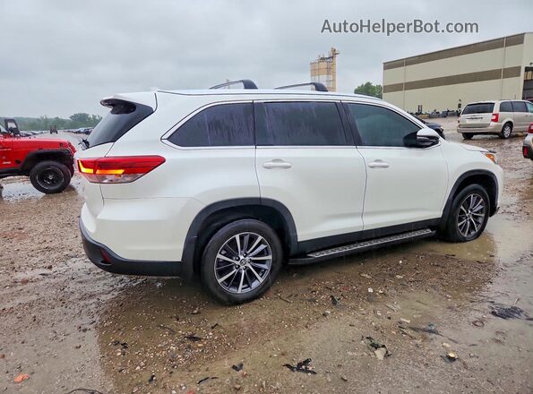 5TDKZRFH5KS572455 2019 TOYOTA HIGHLANDER Белый Передняя правая четверть
