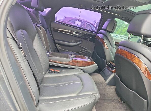 WAU44AFD5HN006975 2017 AUDI A8 Gray Widok wnętrza z tyłu