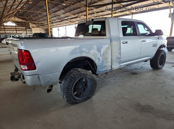 3C6UR5ML1JG333840 2018 RAM 2500 Серебряный Передняя правая четверть