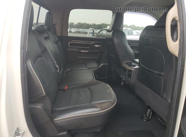 3C63RRJL8KG624182 2019 RAM 3500 White Vista interior trasera