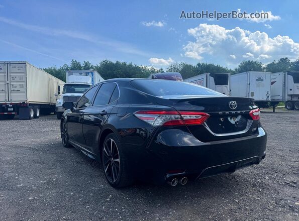 4T1B61HK9JU052302 2018 TOYOTA CAMRY Черный Передняя правая четверть