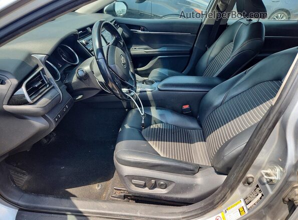 4T1B11HK3KU730462 2019 TOYOTA CAMRY Silver წინა პანელის ხედი