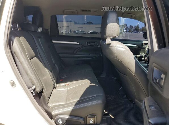 5TDZARFH8HS030121 2017 TOYOTA HIGHLANDER White Engine compartment view