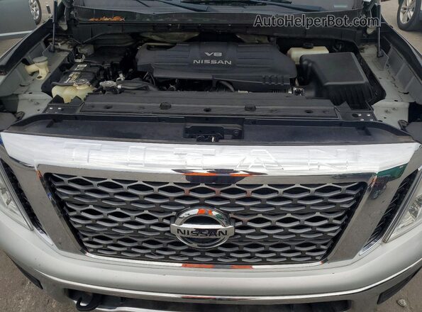 1N6AA1EJ3HN540611 2017 NISSAN TITAN Silver ძრავის განყოფილების ხედი