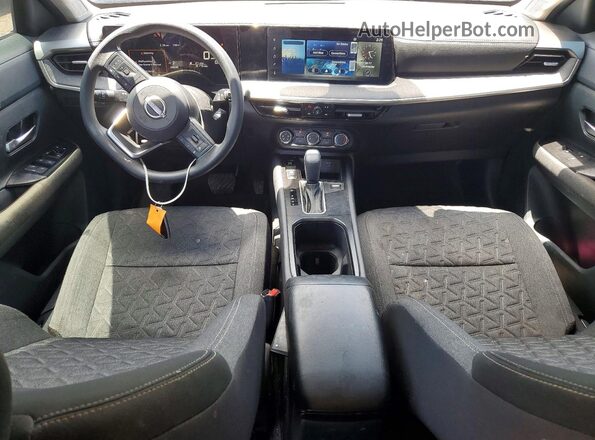 3N8AP6CA7SL373120 2025 NISSAN KICKS Синий Вид панели приборов