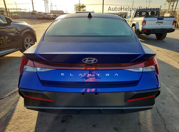 KMHLS4DG3SU032597 2025 HYUNDAI ELANTRA Blue Front interior view
