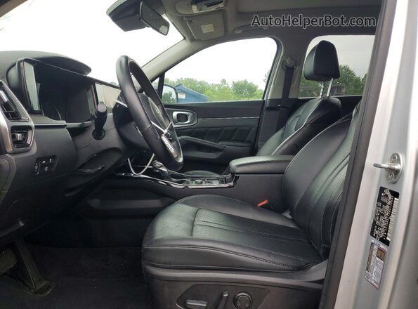 5XYRKDLF5NG110696 2022 KIA SORENTO Silver Առջևի վահանակի տեսք
