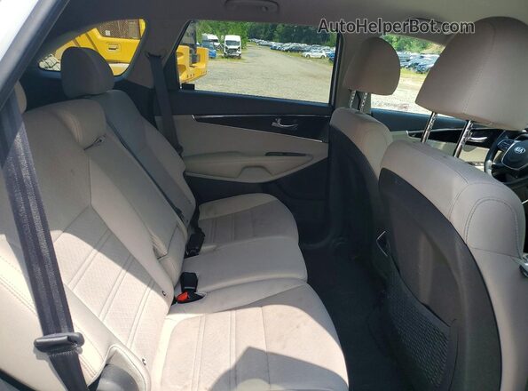 5XYPGDA30KG568904 2019 KIA SORENTO White Widok komory silnika