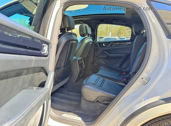 WP1BA2AY6PDA25539 2023 PORSCHE CAYENNE Gray Առջևի վահանակի տեսք