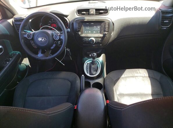 KNDJP3A51J7528196 2018 KIA SOUL Красный Вид щитка приборов