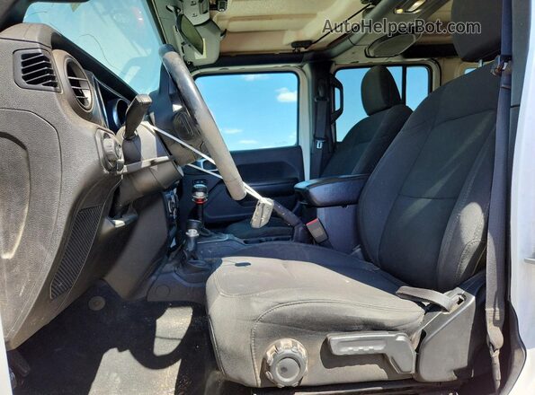 1C4HJXDG4KW506012 2019 JEEP WRANGLER White Dashboard view