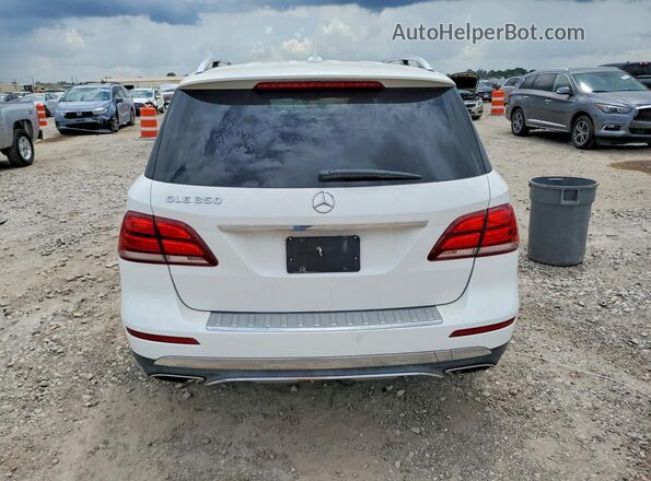 4JGDA5JB8GA690950 2016 MERCEDES-BENZ GLE Белый Вид салона спереди