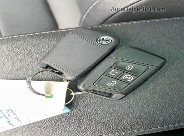 3VV2B7AX6KM073317 2019 VOLKSWAGEN TIGUAN White Widok wnętrza 360 stopni