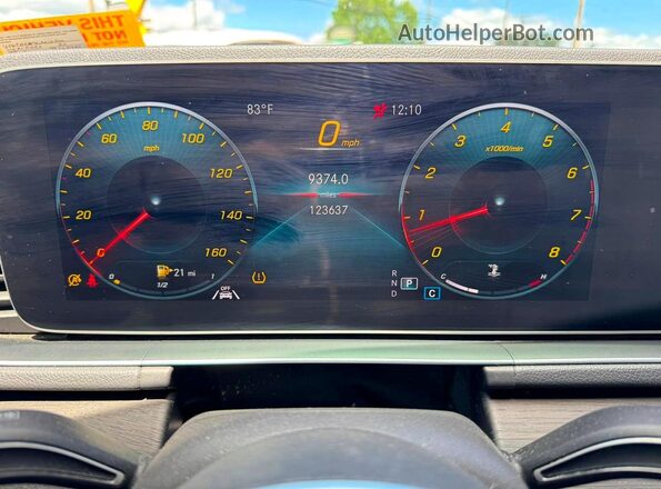 4JGFB4KB9LA012300 2020 MERCEDES-BENZ GLE Белый Вид панели приборов