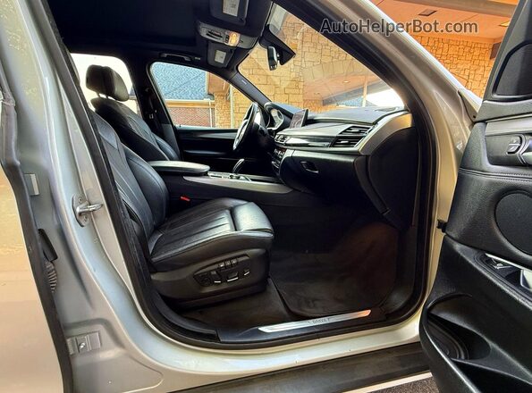 5UXKR0C32H0V75733 2017 BMW X5 Silver Rear view