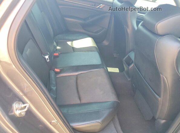 1HGCV1F3XJA056272 2018 HONDA ACCORD Серый Вид задней части салона