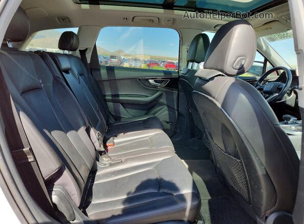 WA1LAAF72HD003999 2017 AUDI Q7 White Հետևի նստատեղերի տեսք