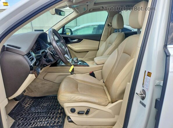 WA1LAAF76HD004993 2017 AUDI Q7 White Вид панелі приладів
