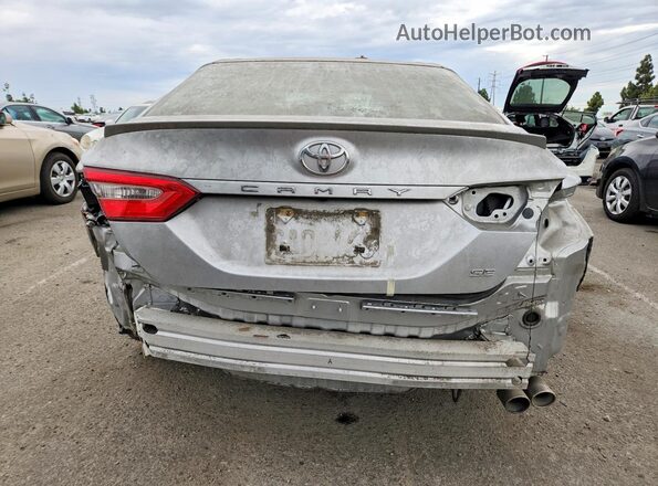 JTNB11HK4J3037095 2018 TOYOTA CAMRY Silver Front interior view