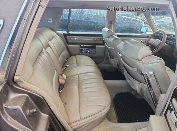 6D69S8Q285847 1978 CADILLAC DEVILLE Beige Rear seats view