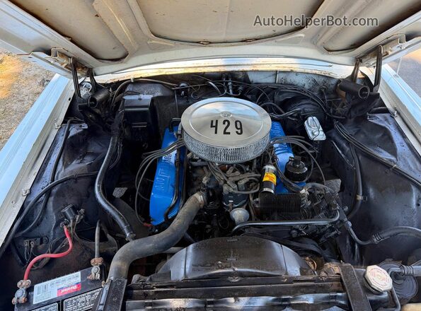 8J83N107886 1968 FORD THUNDERBIRD White Dashboard view