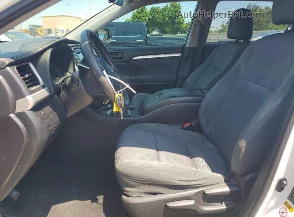 5TDBZRFH9KS720400 2019 TOYOTA HIGHLANDER Белый Вид панели приборов