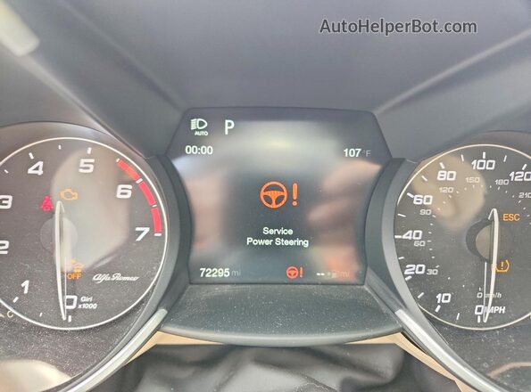 ZARFAECN8H7549319 2017 ALFA ROMEO GIULIA Red Հետևի նստատեղերի տեսք