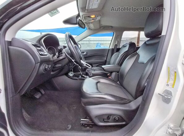 3C4NJCBB3KT726010 2019 JEEP COMPASS White Առջևի վահանակի տեսք