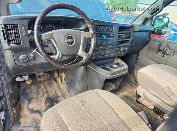 1GCZGGFG3J1178674 2018 CHEVROLET EXPRESS Blue Instrument cluster view