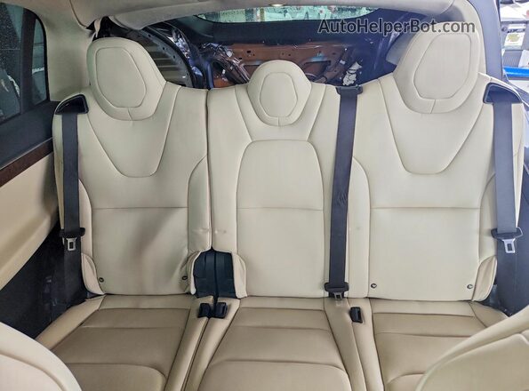 5YJXCDE44JF081127 2018 TESLA MODEL Gray Widok wnętrza z tyłu