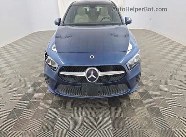 W1K3G4EB0NJ353212 2022 MERCEDES-BENZ A Blue Панорамний вид салону 360°