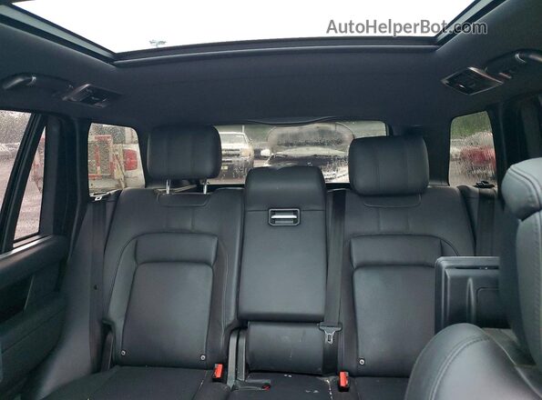SALGS5RE9JA389018 2018 LAND ROVER RANGE ROVER White Սալոնի հետևի տեսք