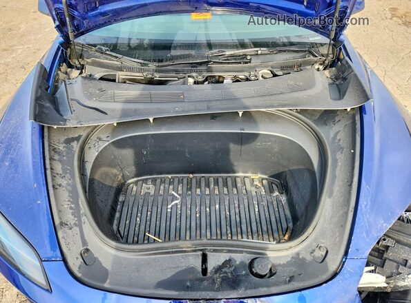 5YJ3E1EAXSF038068 2025 TESLA MODEL 3 Blue Widok komory silnika