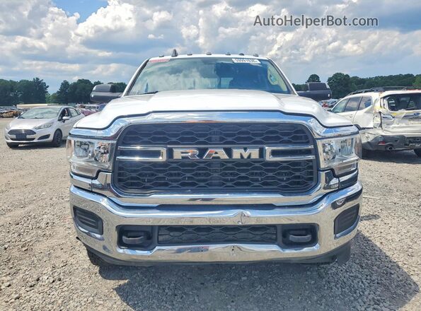 3C6UR5CJ3KG676778 2019 RAM 2500 White Vista trasera