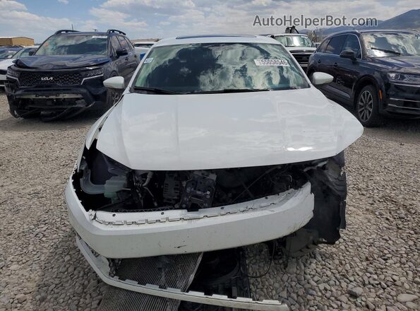 1VWLA7A38KC004968 2019 VOLKSWAGEN PASSAT White Rear view