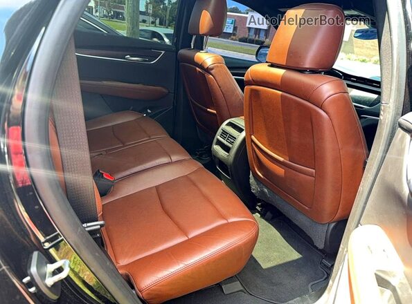 1GYKNCRS1LZ117760 2020 CADILLAC XT5 Черный Вид салона спереди