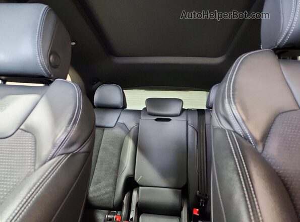 WA1B4AFY5P2036405 2023 AUDI SQ5 Gray Vista interior trasera