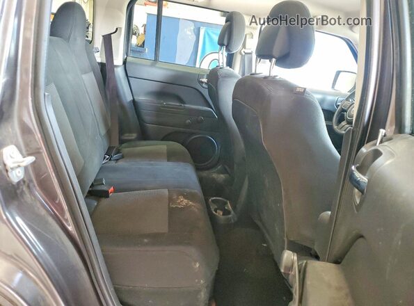 1C4NJRBB7HD135275 2017 JEEP PATRIOT Gray უკანა სალონის ხედი