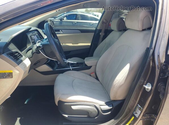 5NPE24AF5HH484336 2017 HYUNDAI SONATA Коричневый Вид панели приборов