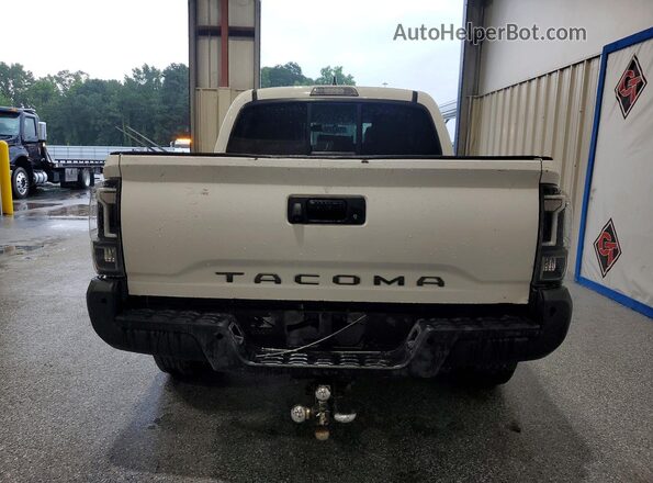 5TFAX5GN8HX102096 2017 TOYOTA TACOMA White Front interior view