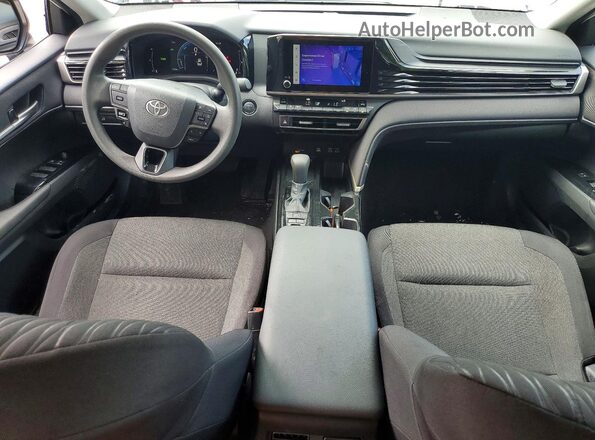 4T1DAACK3SU142609 2025 TOYOTA CAMRY White ხელსაწყოთა პანელის ხედი