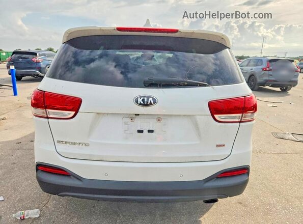 5XYPG4A3XHG321947 2017 KIA SORENTO White Widok wnętrza z przodu