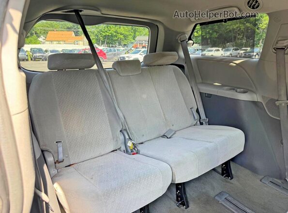 5TDJZ3DC1JS189479 2018 TOYOTA SIENNA Синий Вид подкапотного пространства