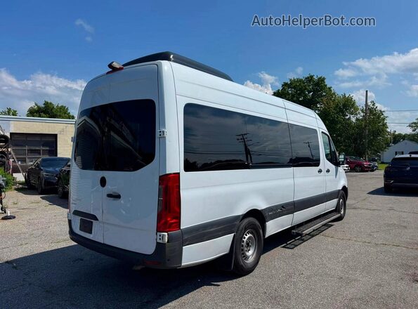 W1Z4NGHY0RT164471 2024 MERCEDES-BENZ SPRINTER White Front view