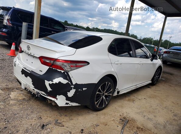 4T1B11HK2JU085785 2018 TOYOTA CAMRY White Front right