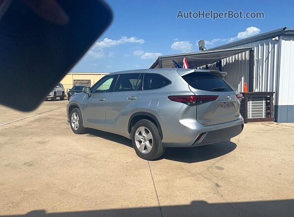 5TDZZRAH3NS107358 2022 TOYOTA HIGHLANDER Silver წინა მარჯვენა