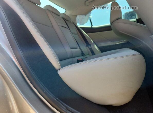 JTHBA1D23G5005793 2016 LEXUS IS Silver Widok wnętrza z tyłu