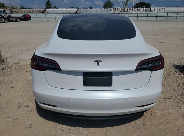 5YJ3E1EA1MF084679 2021 TESLA MODEL White Vista interior delantera